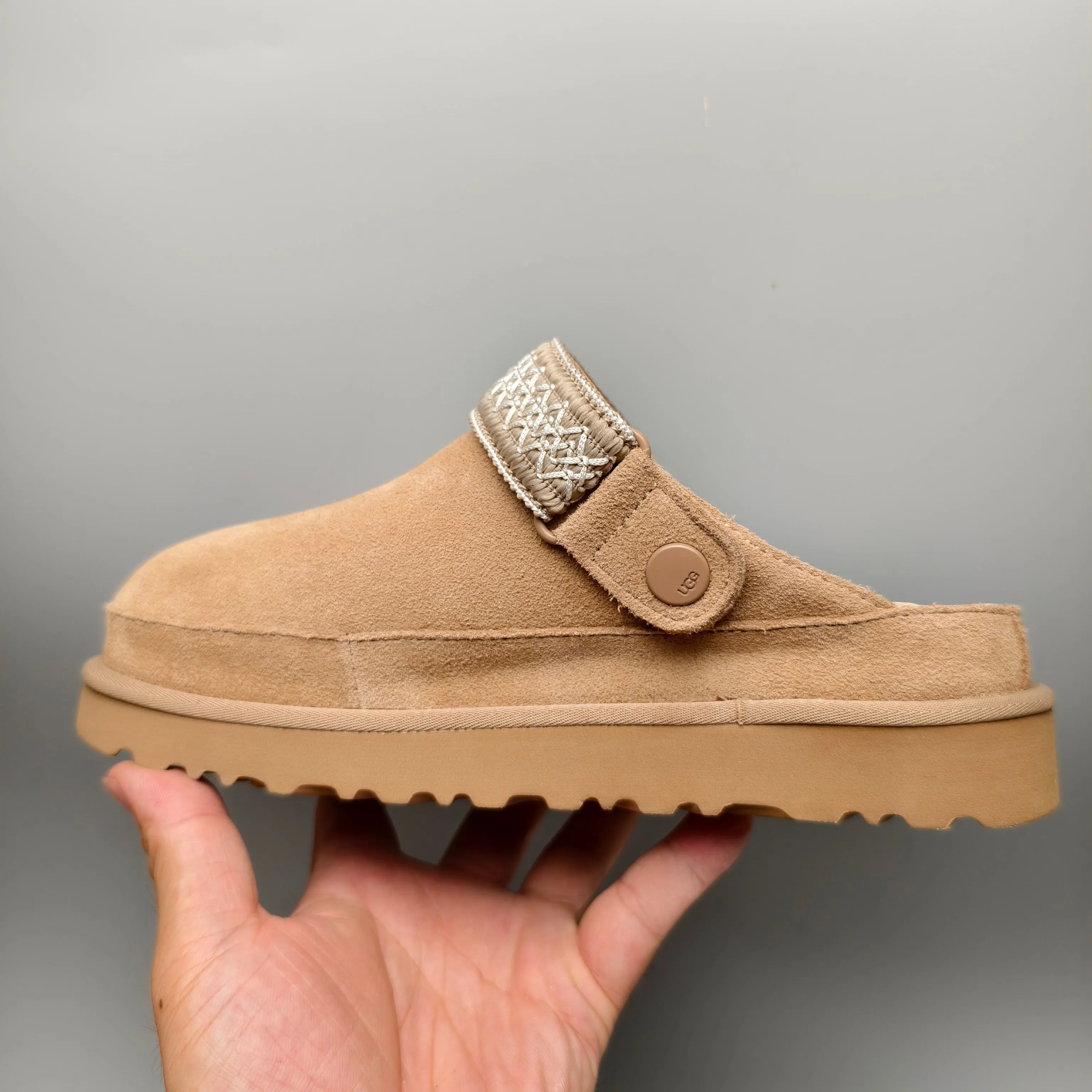 💰440 UGG sheepskin all-in-one snow boots 7710 new fall slip-on sandals Color: Sand Size: 35-41